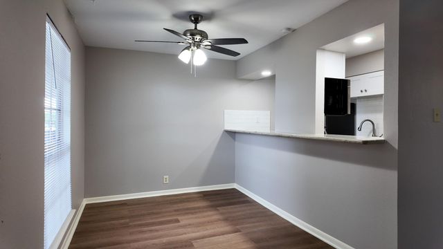 2102 5th Avenue N 10, Texas City, TX 77590