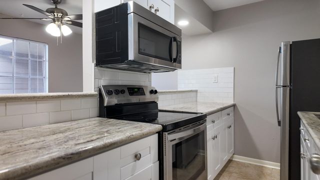 2102 5th Avenue N 10, Texas City, TX 77590