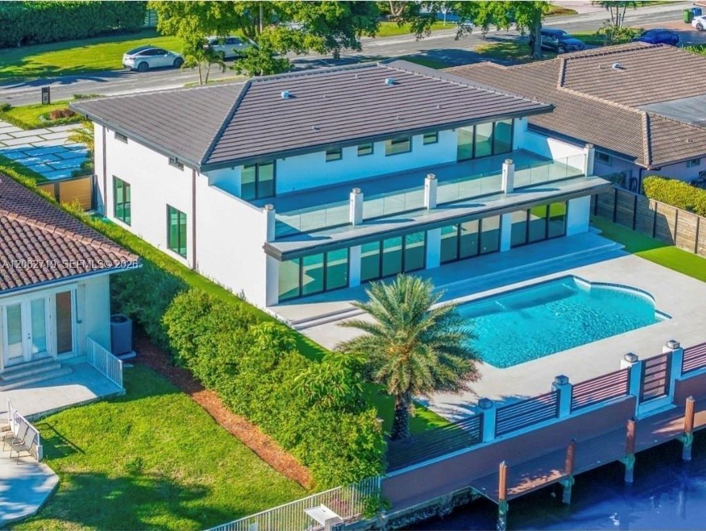 406 Holiday Dr, Hallandale Beach, FL 33009
