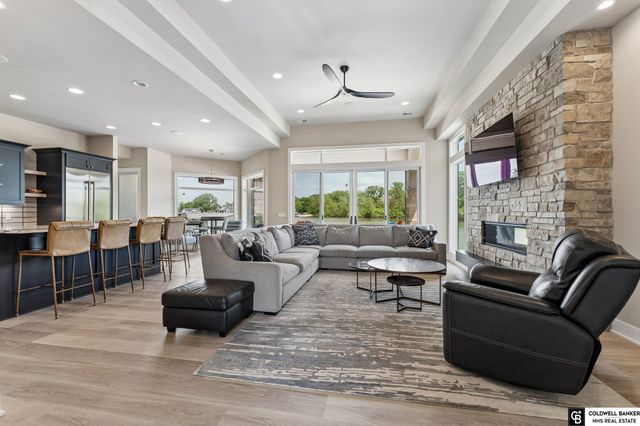 28401 Laurel Circle, Valley, NE 68064
