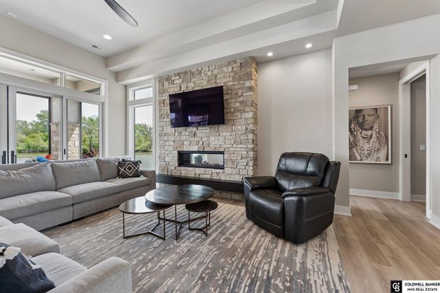 28401 Laurel Circle, Valley, NE 68064
