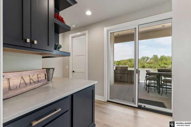 28401 Laurel Circle, Valley, NE 68064
