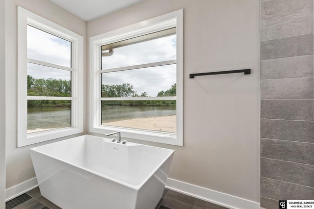 28401 Laurel Circle, Valley, NE 68064