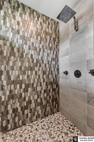 28401 Laurel Circle, Valley, NE 68064
