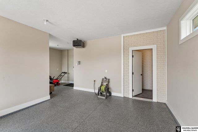 28401 Laurel Circle, Valley, NE 68064