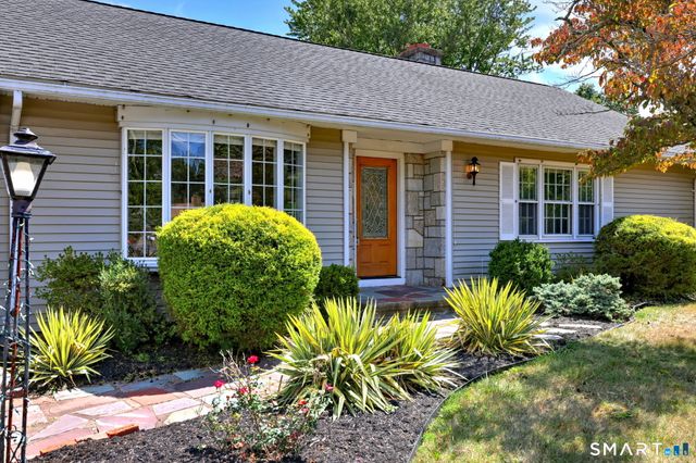 1085 Dunbar Hill Road, Hamden, CT 06514