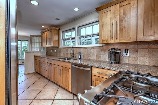 1085 Dunbar Hill Road, Hamden, CT 06514