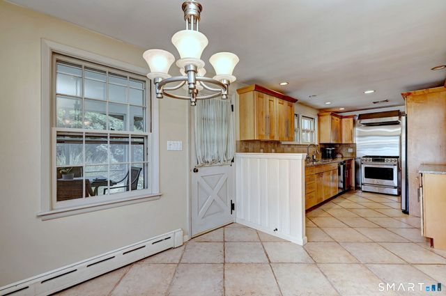 1085 Dunbar Hill Road, Hamden, CT 06514