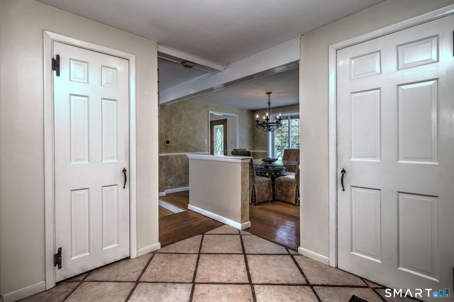 1085 Dunbar Hill Road, Hamden, CT 06514