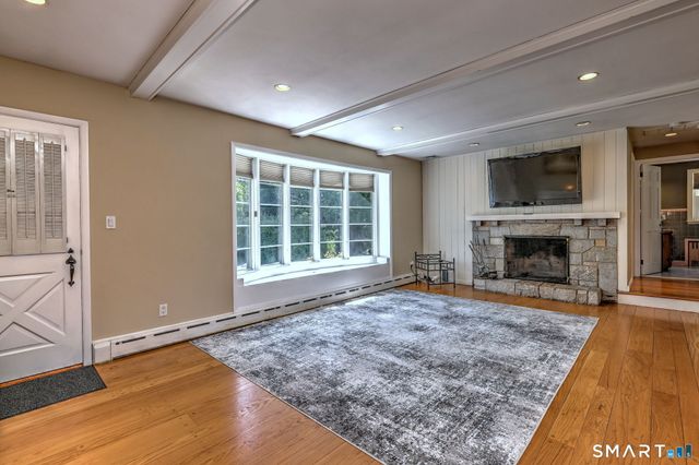 1085 Dunbar Hill Road, Hamden, CT 06514