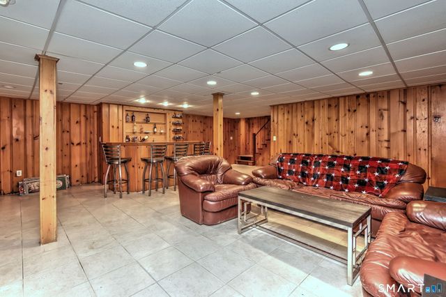 1085 Dunbar Hill Road, Hamden, CT 06514