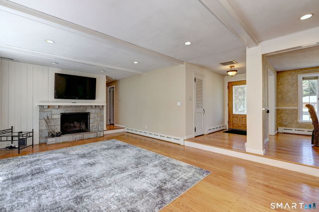 1085 Dunbar Hill Road, Hamden, CT 06514