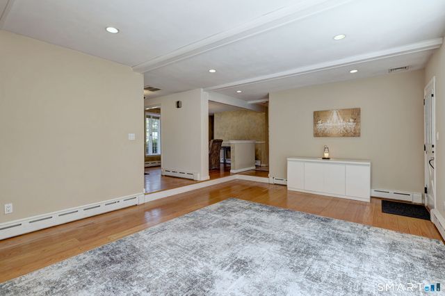 1085 Dunbar Hill Road, Hamden, CT 06514