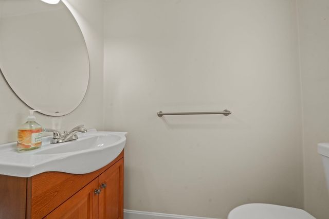 27 Highland St 27, Woburn, MA 01801