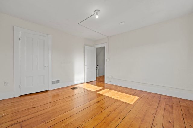 27 Highland St 27, Woburn, MA 01801