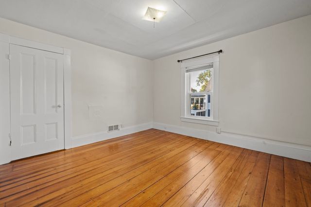 27 Highland St 27, Woburn, MA 01801