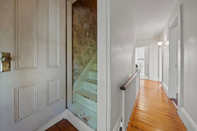 27 Highland St 27, Woburn, MA 01801