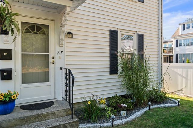 27 Highland St 27, Woburn, MA 01801