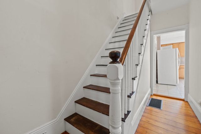 27 Highland St 27, Woburn, MA 01801