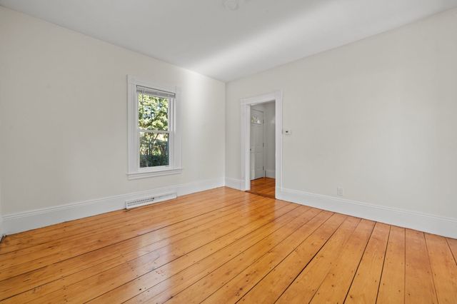 27 Highland St 27, Woburn, MA 01801