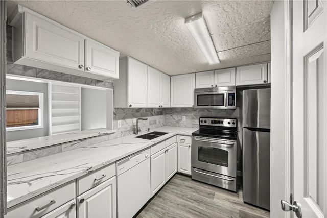 14719 Barryknoll Lane 52, Houston, TX 77079