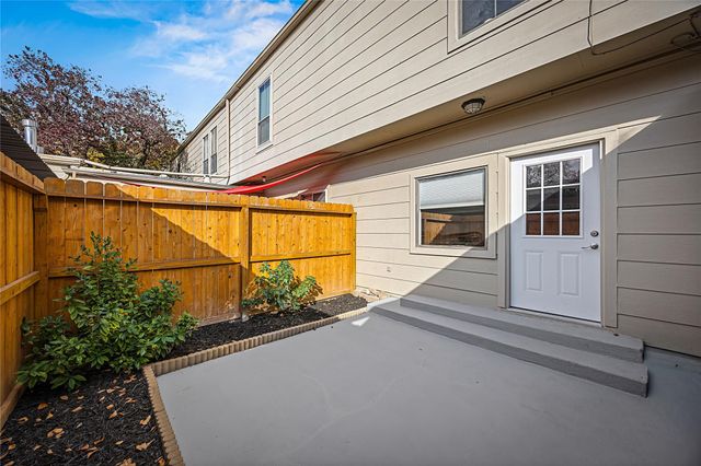 14719 Barryknoll Lane 52, Houston, TX 77079