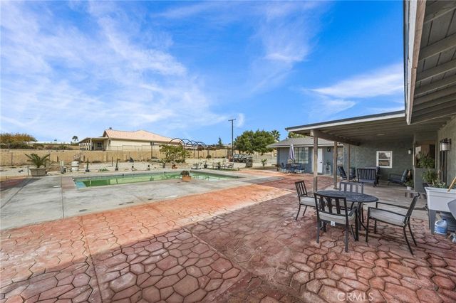 13288 13288 Choco Road, Apple Valley, CA 92308