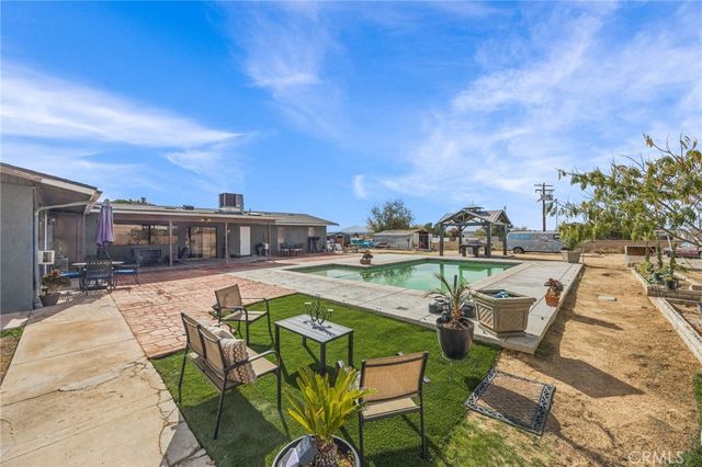 13288 13288 Choco Road, Apple Valley, CA 92308