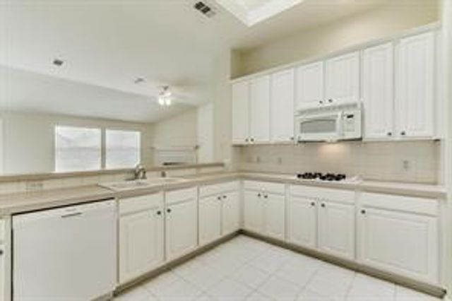 1703 Nightingale Lane, Corinth, TX 76210