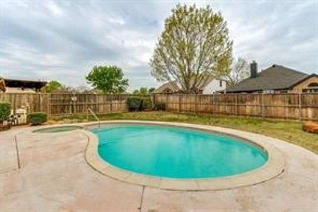 1703 Nightingale Lane, Corinth, TX 76210