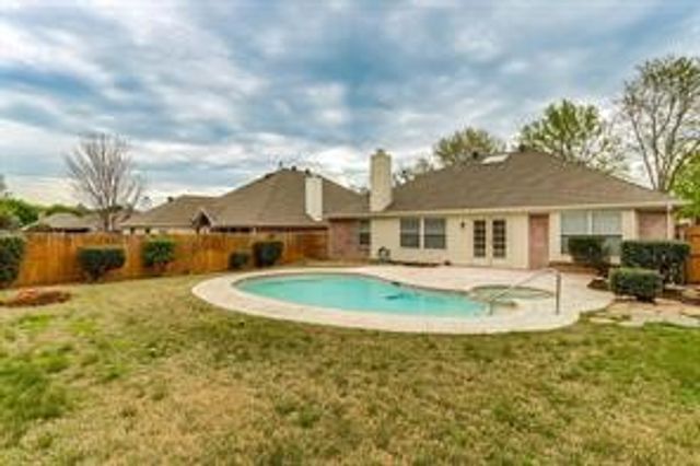 1703 Nightingale Lane, Corinth, TX 76210