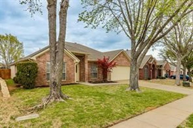 1703 Nightingale Lane, Corinth, TX 76210