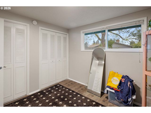 2495 JEPPESEN ACRES Rd, Eugene, OR 97401