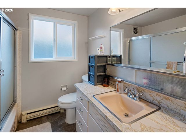 2495 JEPPESEN ACRES Rd, Eugene, OR 97401