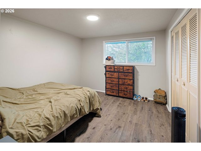 2495 JEPPESEN ACRES Rd, Eugene, OR 97401