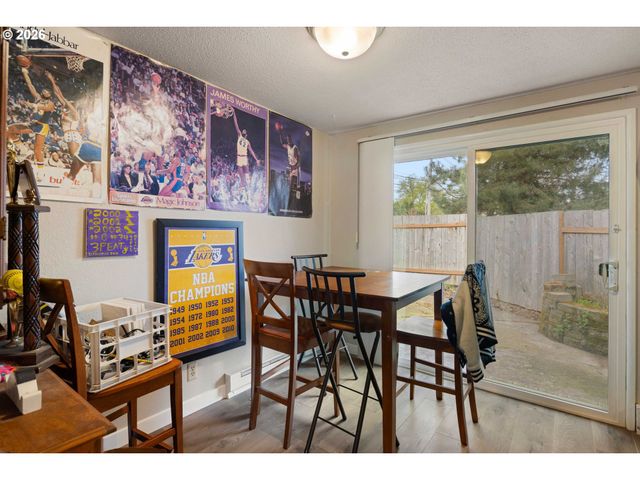 2495 JEPPESEN ACRES Rd, Eugene, OR 97401