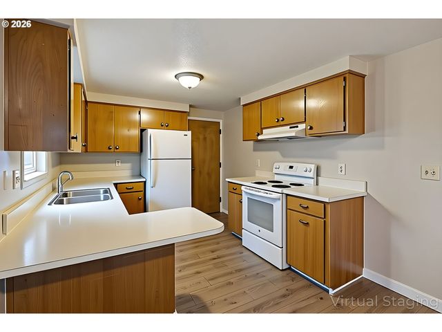 2495 JEPPESEN ACRES Rd, Eugene, OR 97401