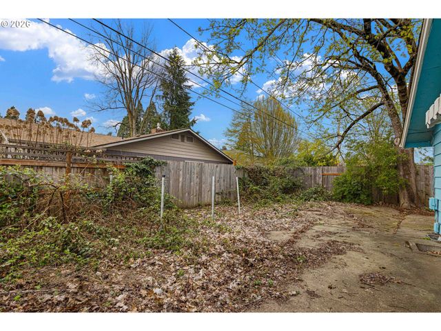 2495 JEPPESEN ACRES Rd, Eugene, OR 97401