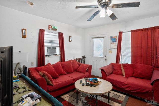 8641 Fab St, Pensacola, FL 32514