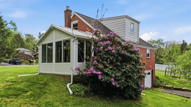 4330 Orchardview Dr, Hampton, PA 15101