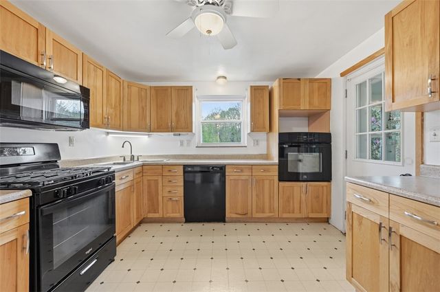4330 Orchardview Dr, Hampton, PA 15101