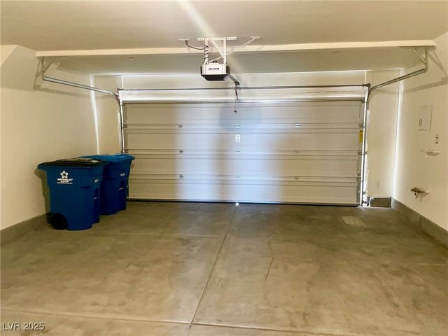 1130 Scarlet Sparrow Street, Henderson, NV 89011