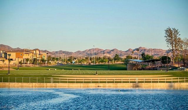 1130 Scarlet Sparrow Street, Henderson, NV 89011