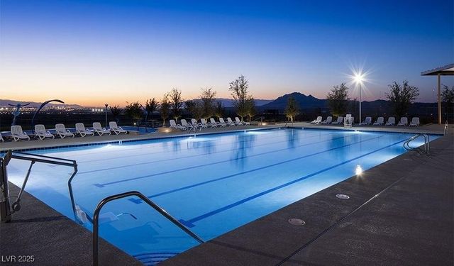 1130 Scarlet Sparrow Street, Henderson, NV 89011