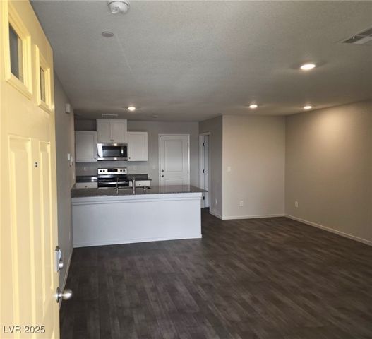 1130 Scarlet Sparrow Street, Henderson, NV 89011