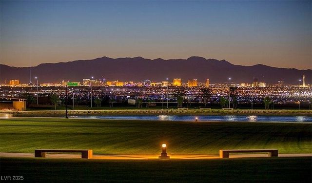 1130 Scarlet Sparrow Street, Henderson, NV 89011