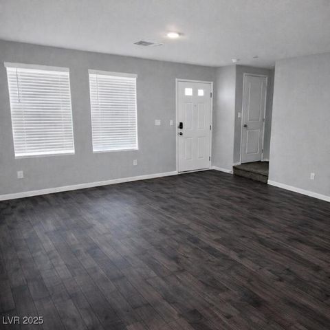 1130 Scarlet Sparrow Street, Henderson, NV 89011