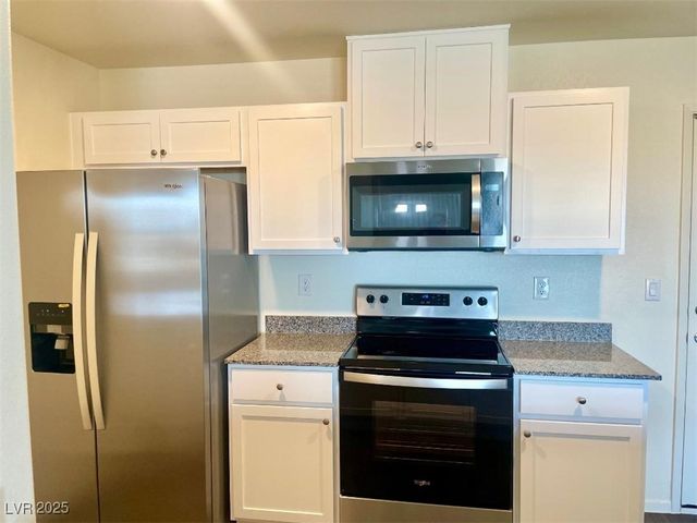 1130 Scarlet Sparrow Street, Henderson, NV 89011