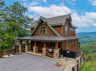 2520 Mountain Holly Way, Sevierville, TN 37862