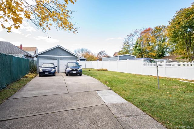 247 N Columbus Avenue, Freeport, NY 11520